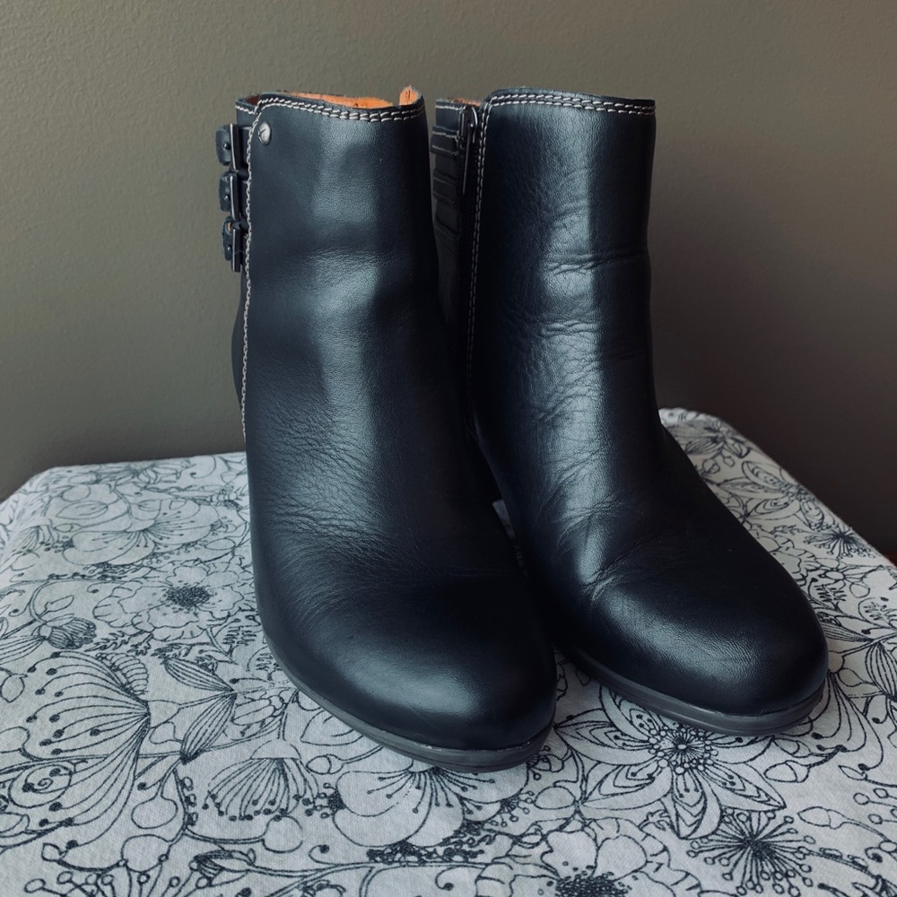 Pikolinos Black Booties